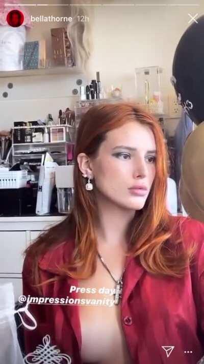 God she is so hot 😍🥵