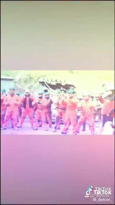 Las pibas lospibes las pibas los pibes