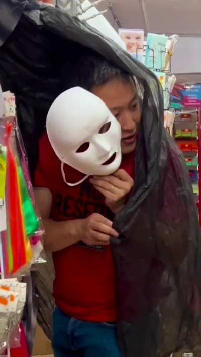 Cuando te siguen en el Bazar chino🫣