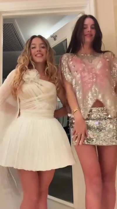 Sydney with her friend Amélie Tremblay - Tiktok September 2025