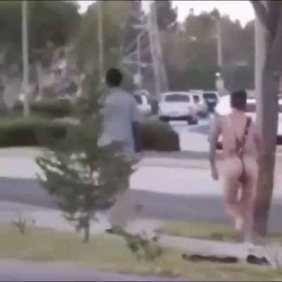 Torvesta taking his armour off for a vengeance combo