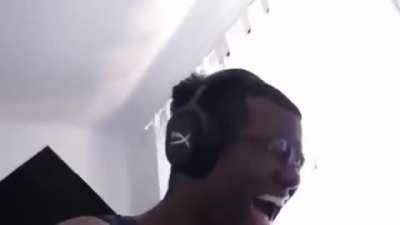 Timi riéndose del vídeo: un minuto después: