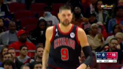 [Highlight] Nikola Vucevic gets called for a travel and then flips off the referee