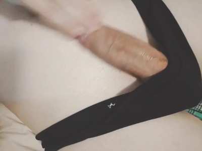 Bambi luvs rubbing her clitty for cock