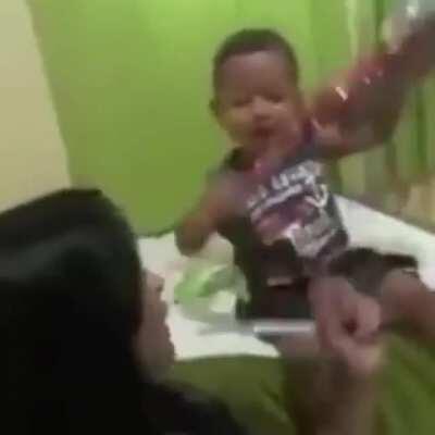 I looked at him and shouted: GUITARISTAH