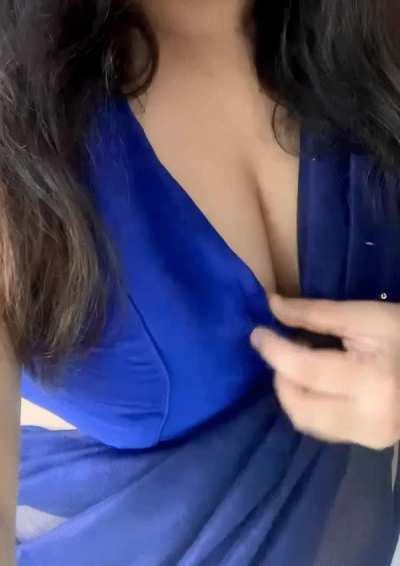 Anyone wanna be my virtual boy[F]riend or a husband? [OC]