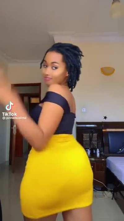 Yellow, Red, & Black beauty 🇺🇬