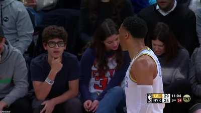 [Highlight] Fan is terrified when he thinks Russell Westbrook is jawing at him when he was talking to entrepreneur Gary Vaynerchuk