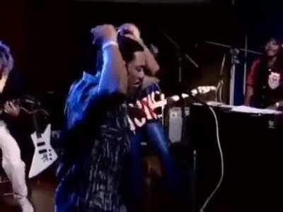 In 1985, Eddie Murphys song came from a 100k bet he made with Richard Pryor about whether EM could actually sing or not