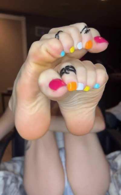 Wanna taste my rainbow? 🌈