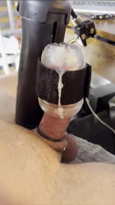 Handy cumshot
