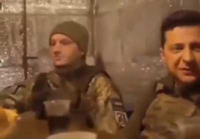 Zelensky drinking coffee and chatting with his fellow Kyiv defenders this morning. Imagine what a moral boost it must be for these troops to have the freakin’ president literally fighting next to you.