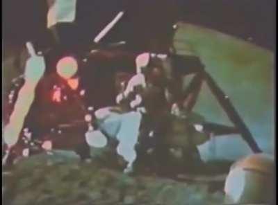 Dave Scott performed the Galilean ‘hammer and feather’ experiment on the Moon, 1971.