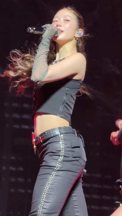 Kazuha - LE SSERAFIM