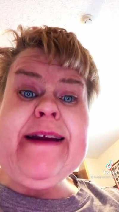 Have to agree, those are some pretty big eyebawshs.