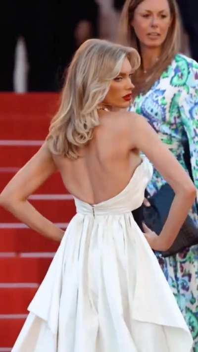 Elsa Hosk Cannes
