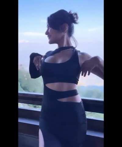 DID YOU SPOT SOMETHING POKING AT THE END?