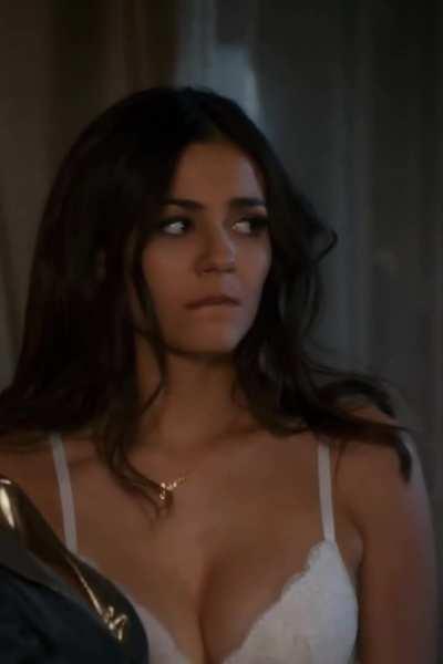 Uff. She's a goddess Victoria Justice