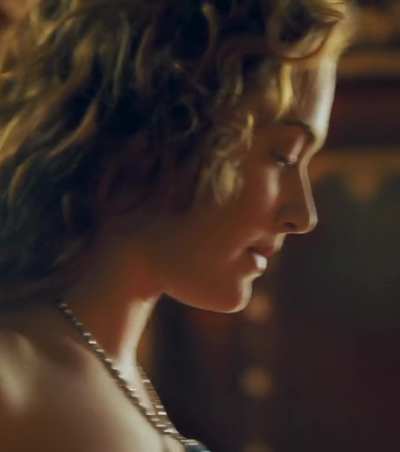 Kate Winslet's iconic plot in 'Titanic' (1997)