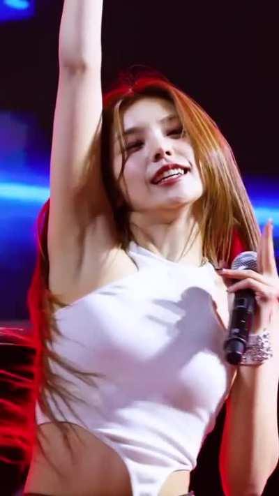 ITZY - Yeji (from kpopfap)