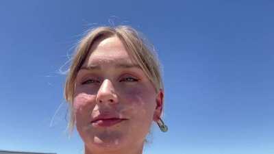 Parking lot blow job with mall cumwalk ❤️