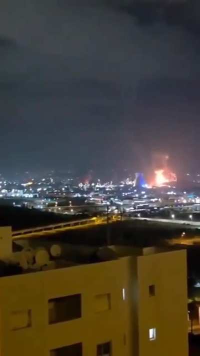 NOW - Iranian missile strikes the Gezer gas power plant, Israel.