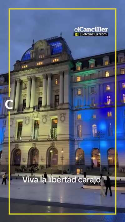 El Gobierno le sac&oacute; el "Centro Cultural Kirchner" al Palacio Libertad: en el frente le qued&oacute; "Secretaria de Comunicaciones"