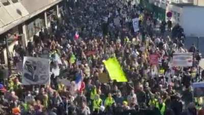 🇫🇷 France Protest Against Macron's Tyrannical Vaccine Passports and Mandatory Vaccinations.