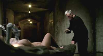 Léa Seydoux in Crimes of the Future (2022)