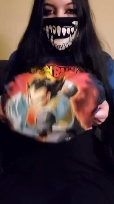 las tetas de esta tia no tienen sentido