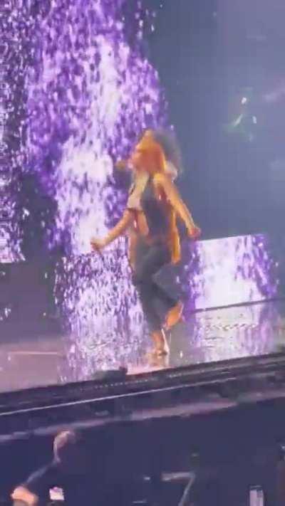 SZA brought out Sexyy Red in St. Louis to perform “Rich Baby Daddy”