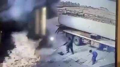 Gas storage tank catches on fire