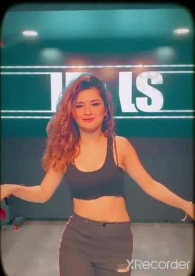 Hottie i want to kiss her belly hot and sexy Avneet kaur