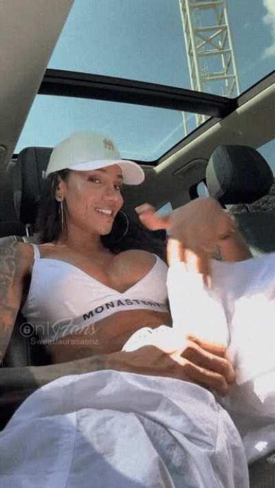 laura saenz 🤍🤍🤍 wait fir me dont start without me 🤍🤍🤍