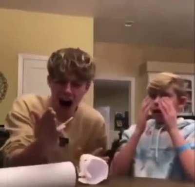 He throws his head like an object lmao