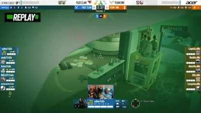 Incredible coordination and SamCam play from Faze