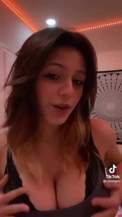 Bro not gonna lie her bra looking good to