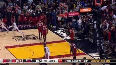 [Highlight] Josh Hart buries the corner three for the win!