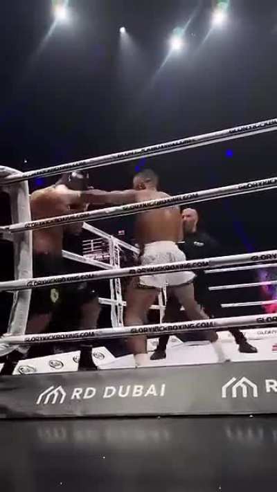 Miguel Trindade has a full super combo meter