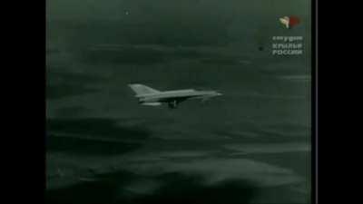 Rare footage of the Soviet MiG-21l 