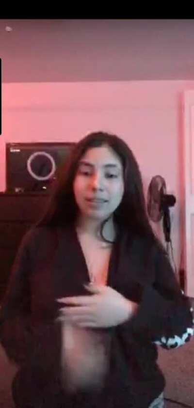 @jaaxkieee01 snap is jaaxkieebby