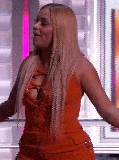 she made bust 🤤😩💦