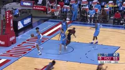 [Highlight] Steph pulls out the rare post move