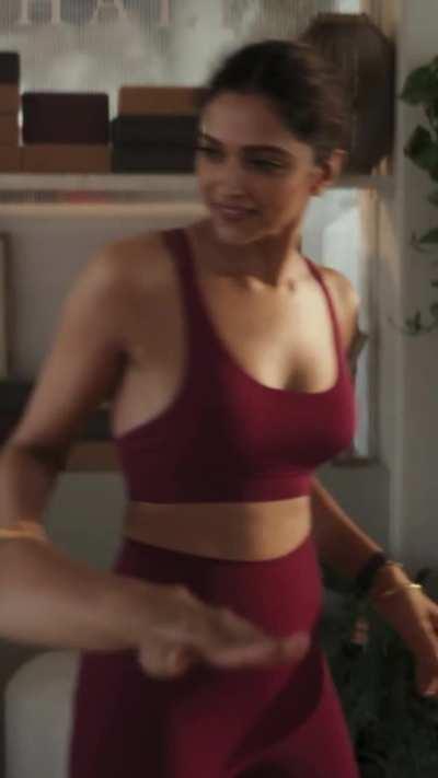 Deepika Padukone's sexy body ufff 🤤🔥💦 Boobs ka shape to dekho yaar fuckk!