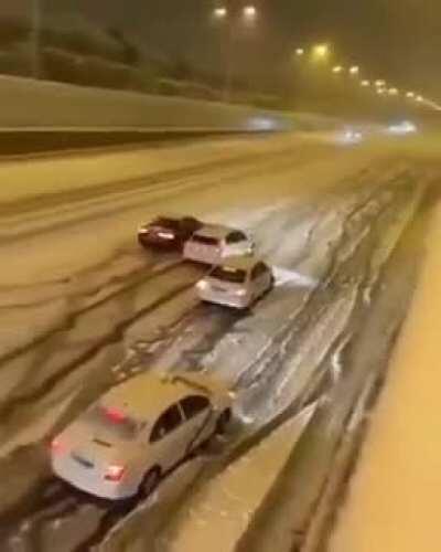 Mientras tanto en España.