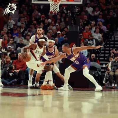 [Highlight] Cool angle of Suns playing good defense and causing a shot clock violation