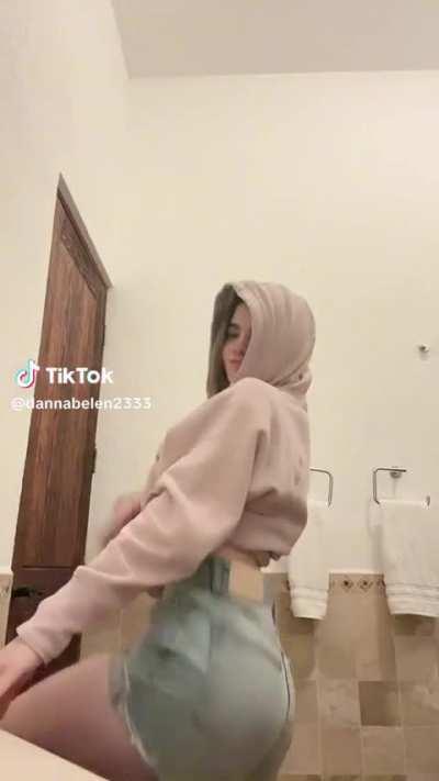 Que bien se mueve la perrita no?🤤🤤