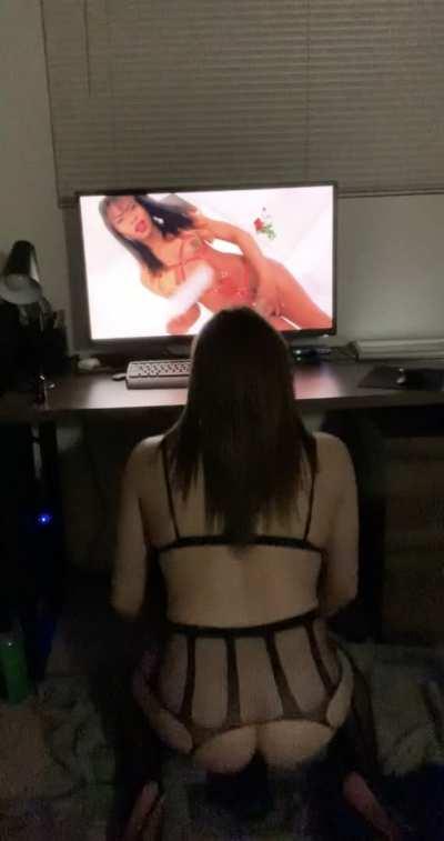 Training my hole with some poppers u/Bunny_Slut_Sophie