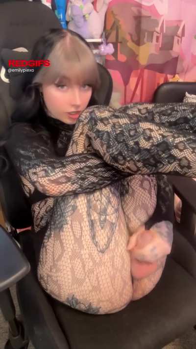 im so desperate to cum 🥵