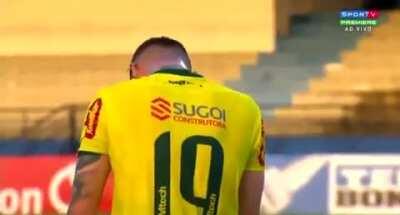 Fabrício, artilheiro e campeão da Série D, se emociona ao fazer sua estréia no Paulistão pela equipe do Mirassol.